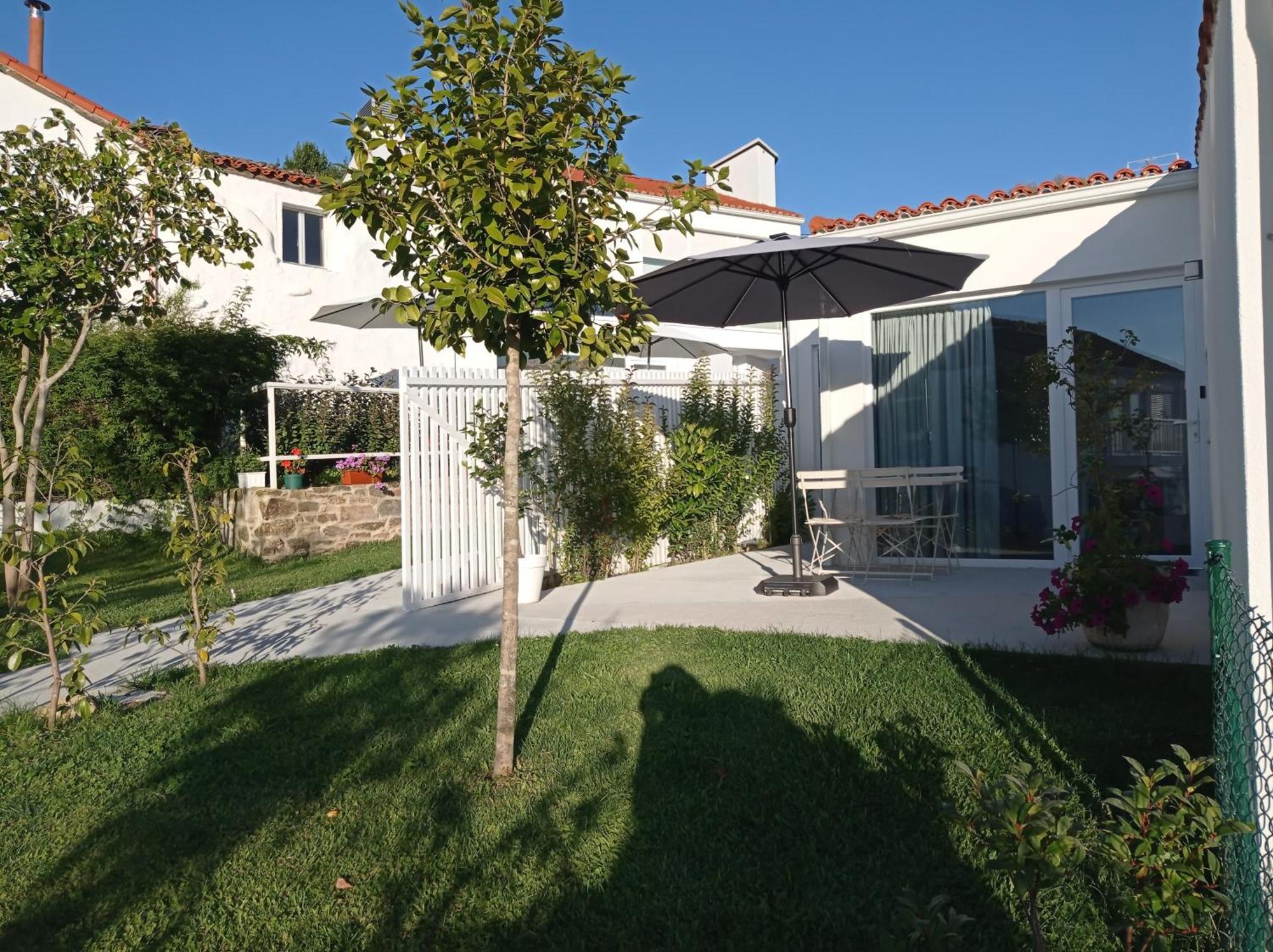 Casas Turisticas Lar Jardin - Parking Privado Santiago de Compostela Eksteriør billede