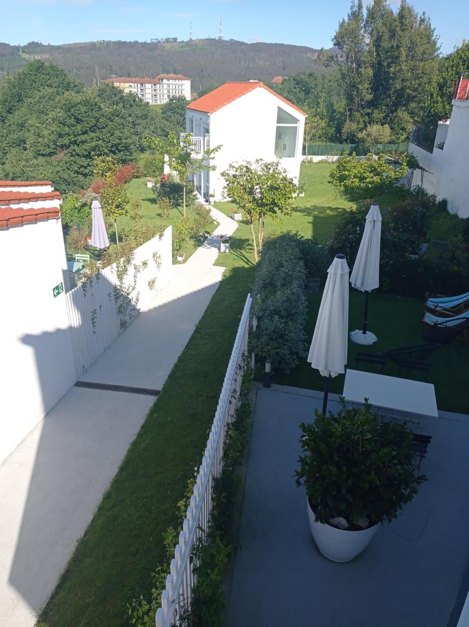 Casas Turisticas Lar Jardin - Parking Privado Santiago de Compostela Eksteriør billede
